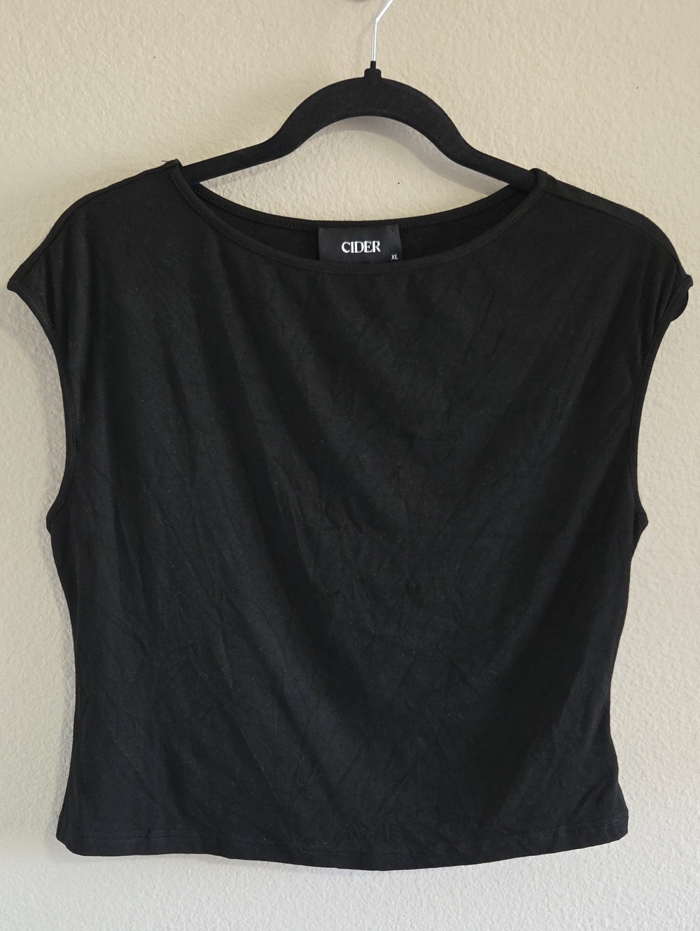 Cider Black Cap-Sleeve Crop Tank Top